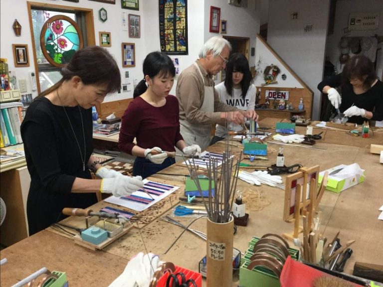 【福島県・猪苗代】ステンドグラス細工で素敵なオリジナルスタンドライト作り!!